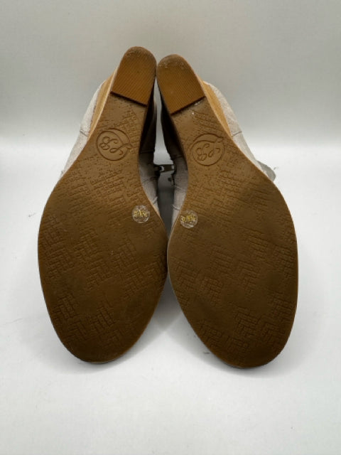 Shoe Size 7.5 LUCKY Tan Suede Boots