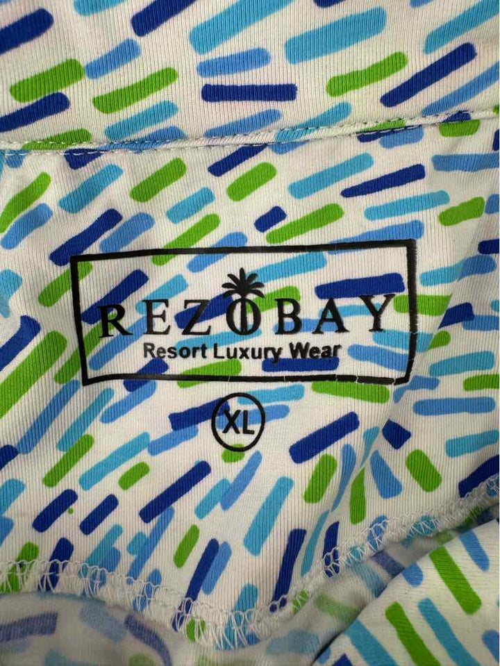 Size XL White Print Shirt