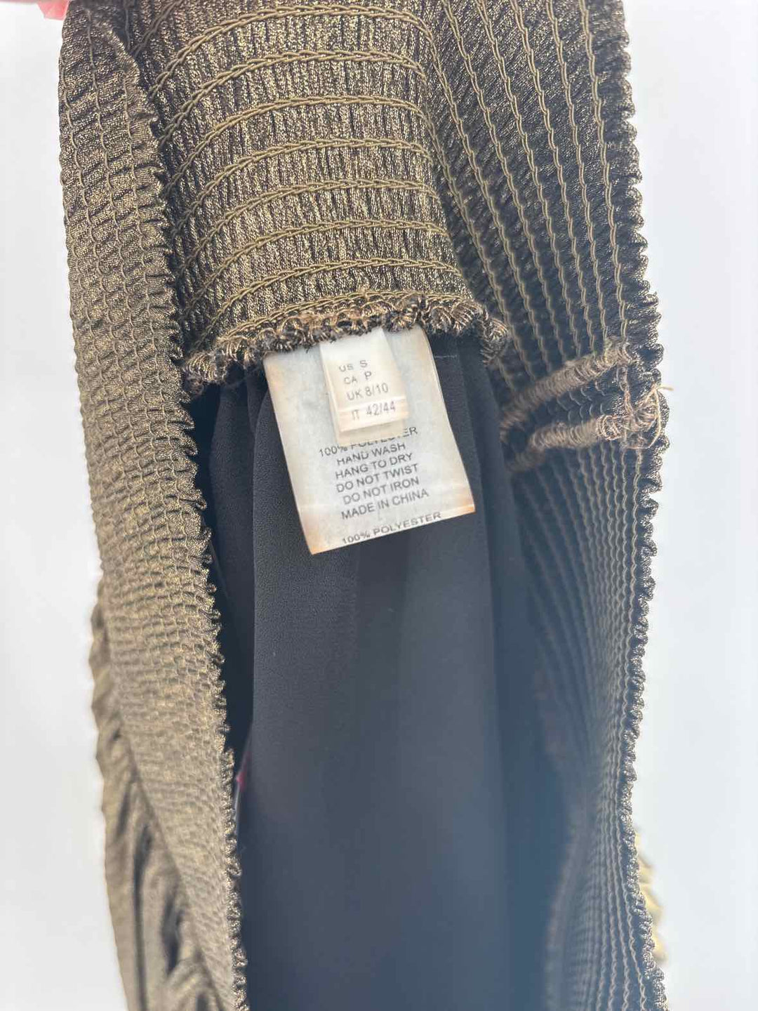 Size S TAHARI Gold Skirt