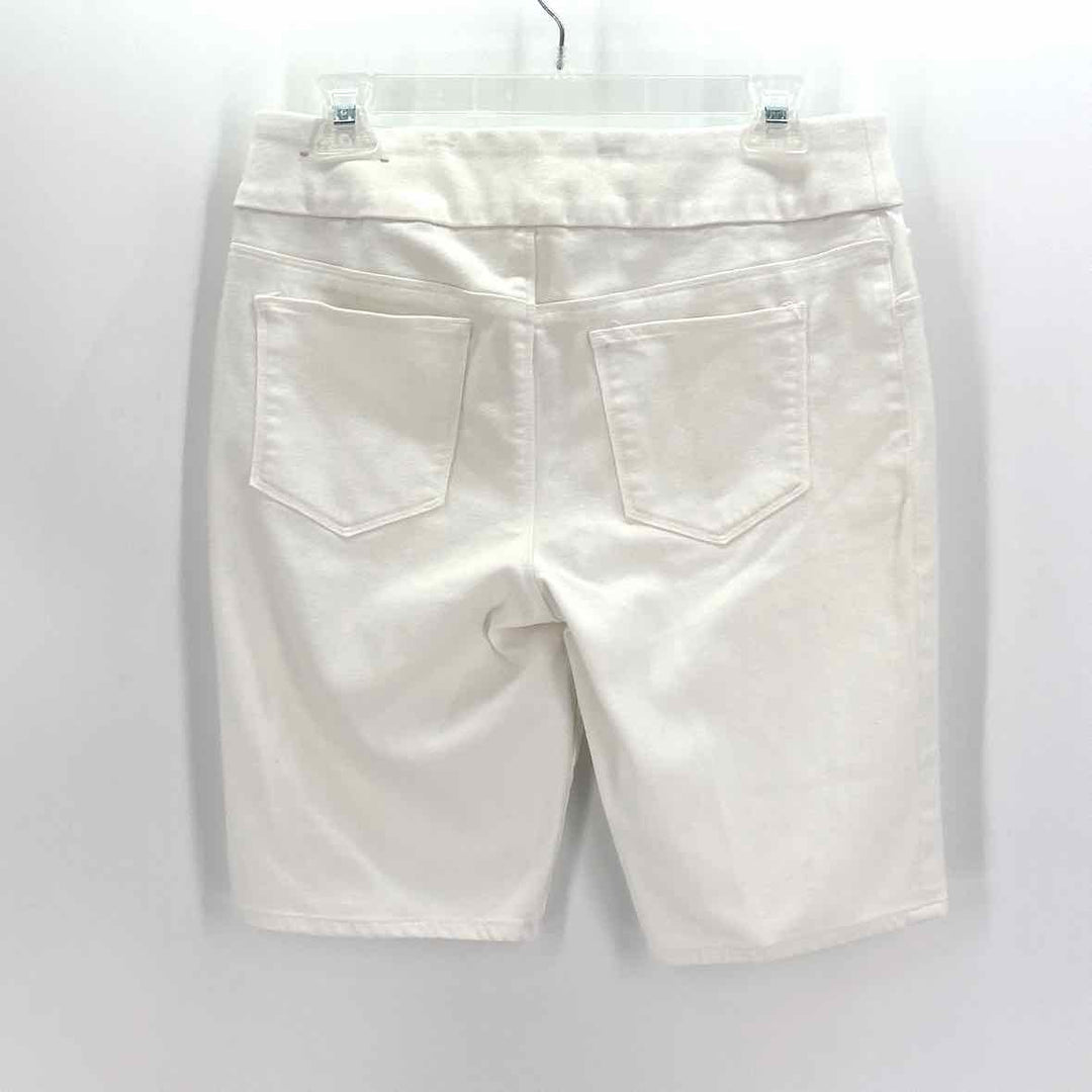Size 6 Chico's White Shorts