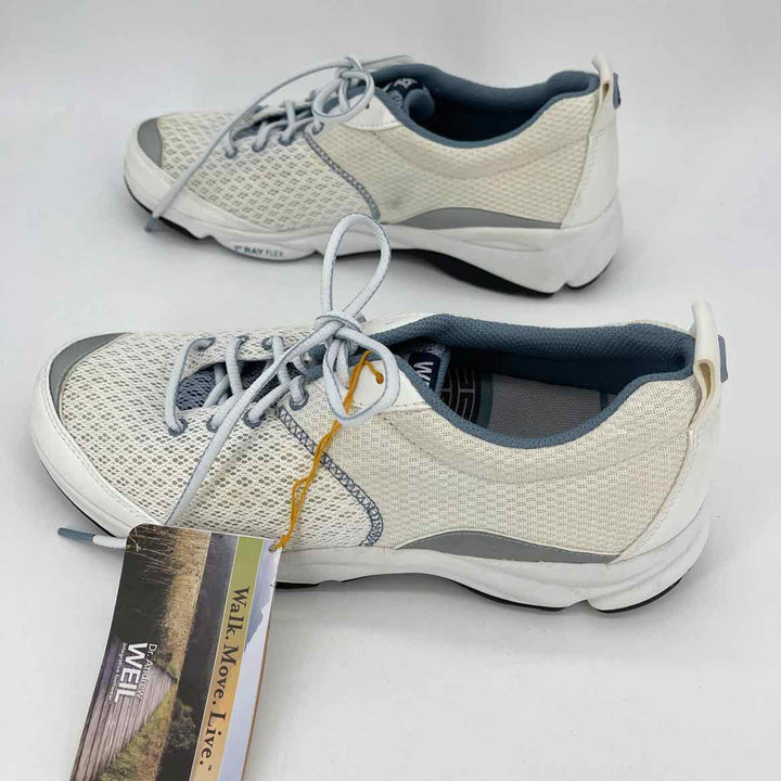 Shoe Size 9.5 White Knit Sneakers