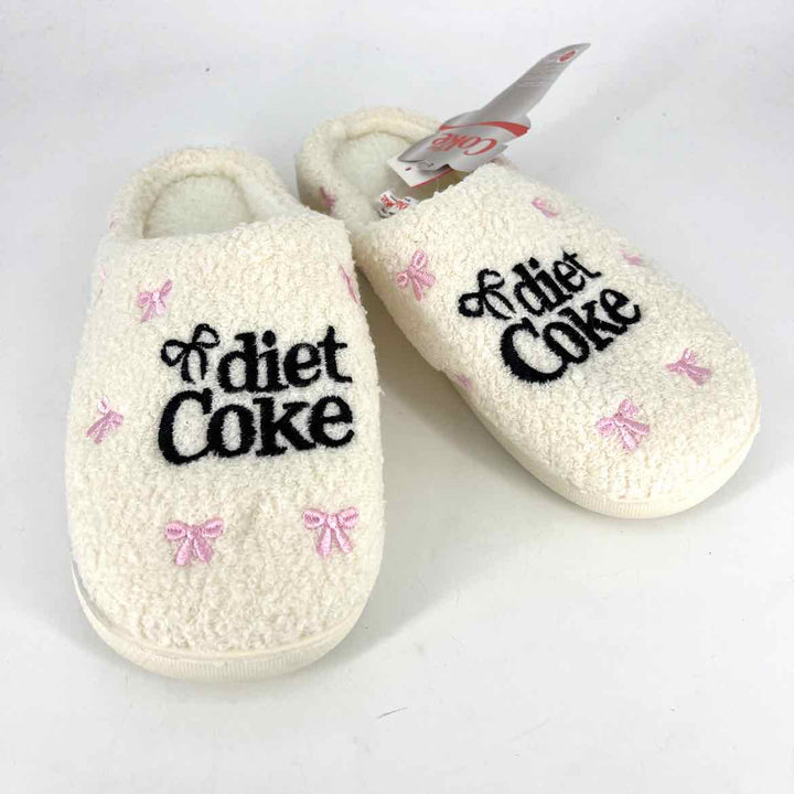 Shoe Size 7 Cream Slippers