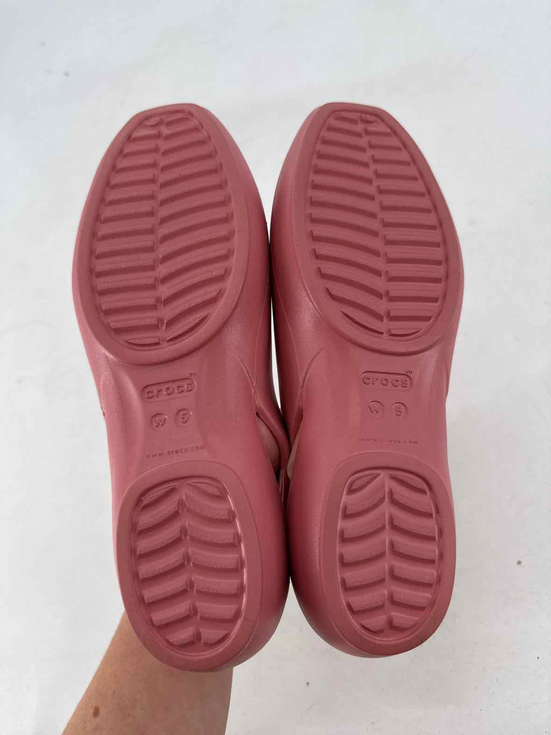 Shoe Size 8 Crocs Pink Flats