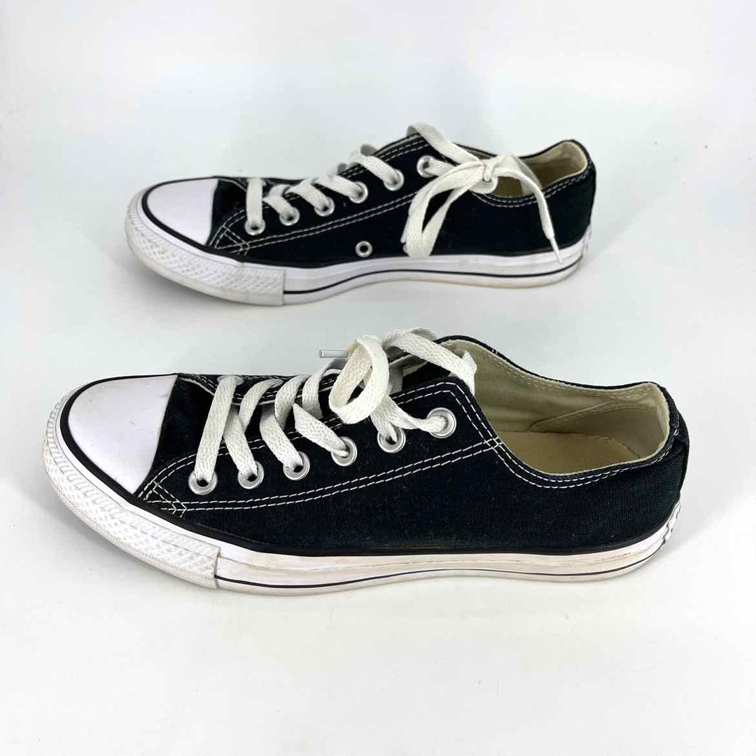 Shoe Size 8 Converse Black Canvas Sneakers
