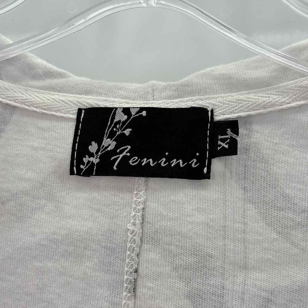 Size XL Black/White Sweater
