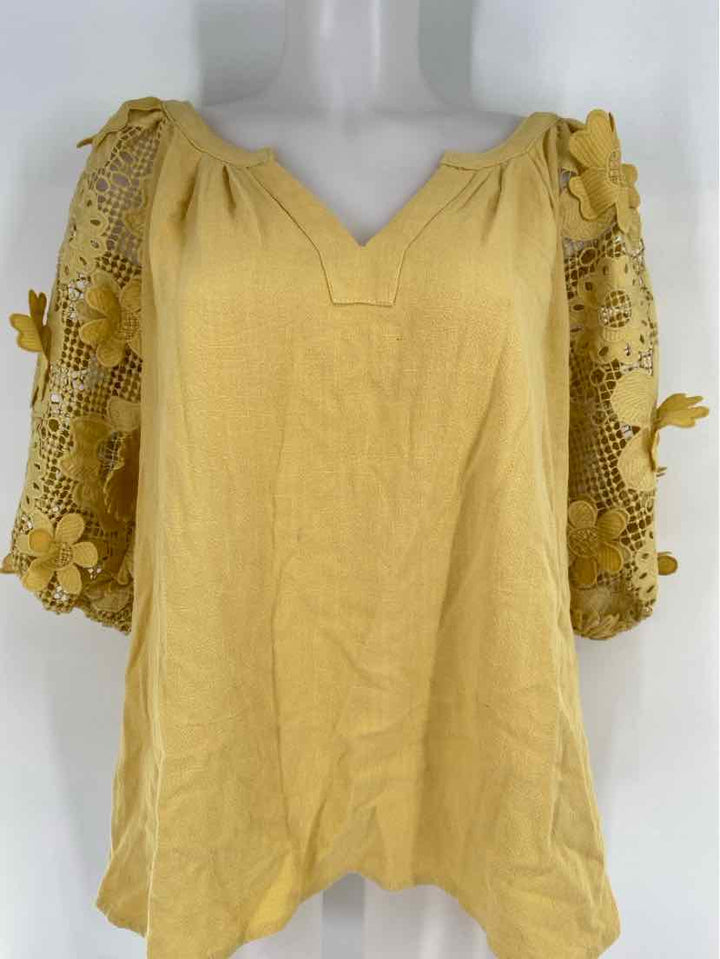 Size L Umgee Yellow Lace Shirt