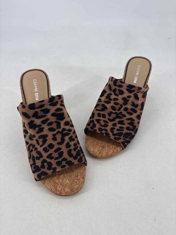 Shoe Size 8 Gianni Bini Brown Print Sandals