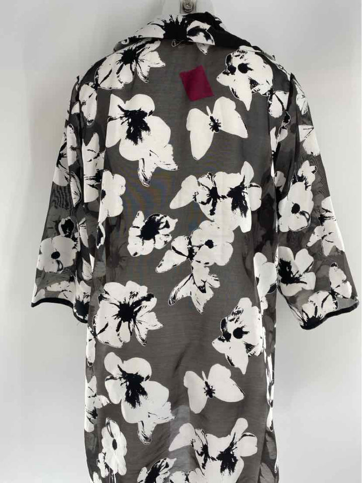 Size M CAROLINE ROSE Black Shirt