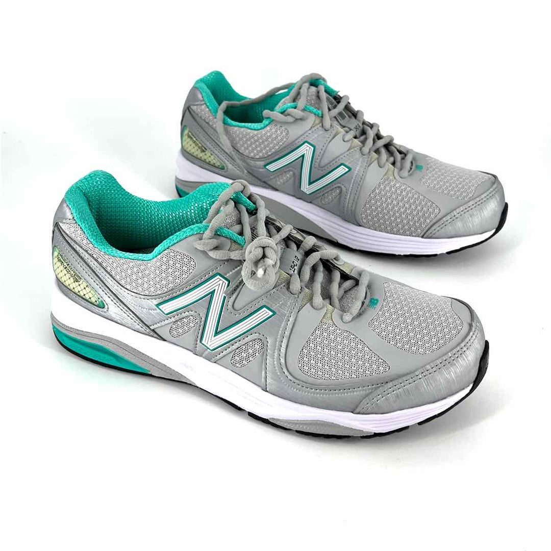 Shoe Size 8 New Balance Gray Knit Sneakers