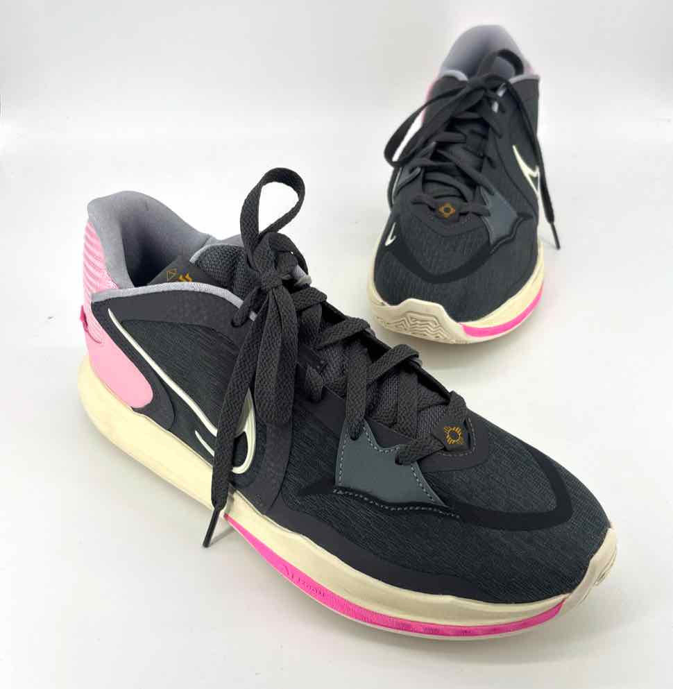 Shoe Size 10 Nike Gray Sneakers