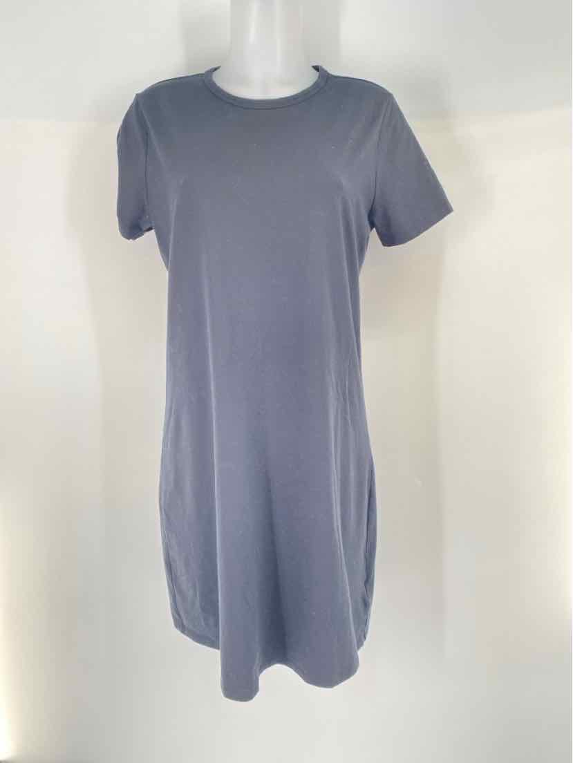 Size M Athleta Black Shirt