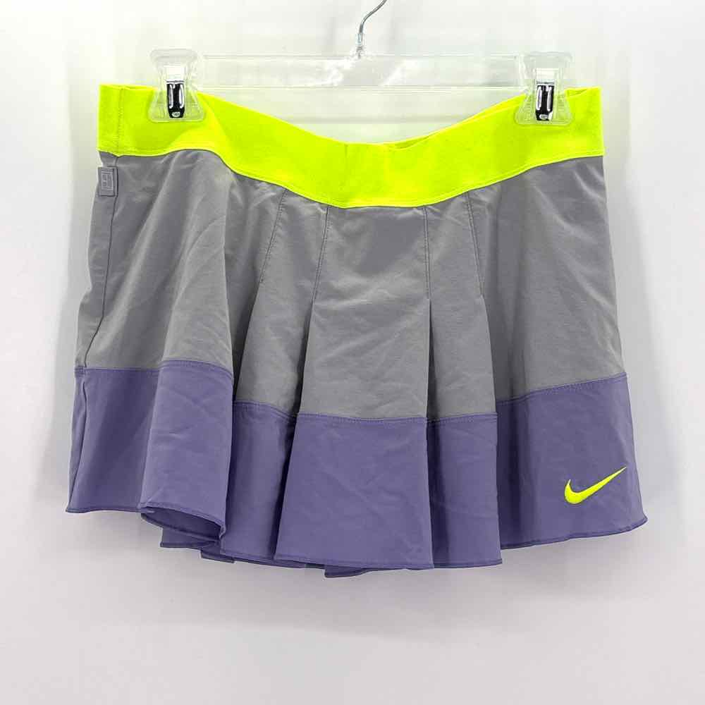 Size L Nike Gray Skirt