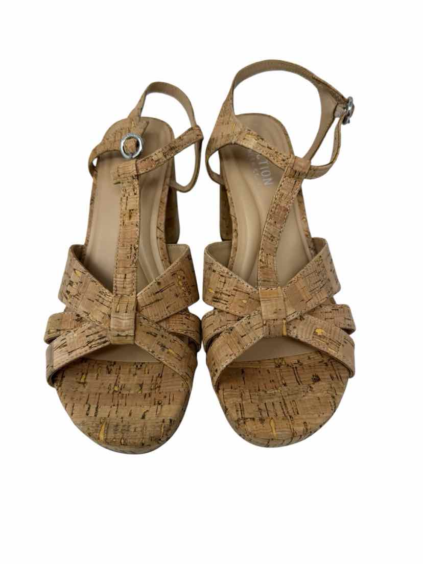 Shoe Size 7 Kenneth Cole Tan Sandals