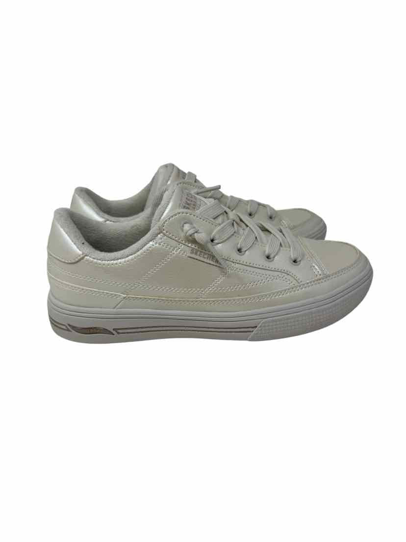 Shoe Size 7 Sketchers Cream Sneakers