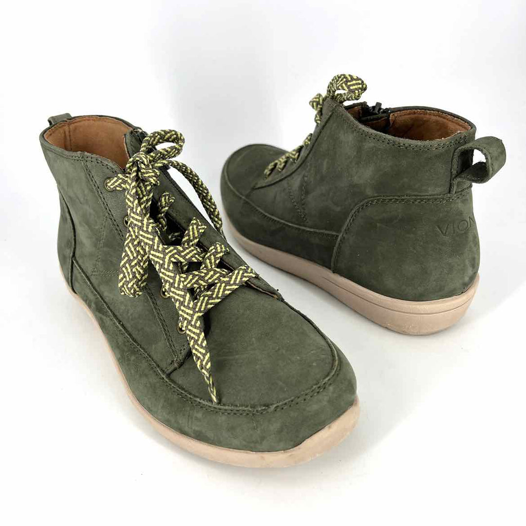 Shoe Size 9 VIONIC Olive Suede Boots