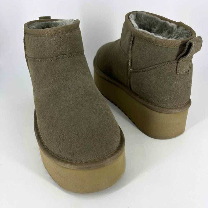 Shoe Size 10 Taupe Suede Boots