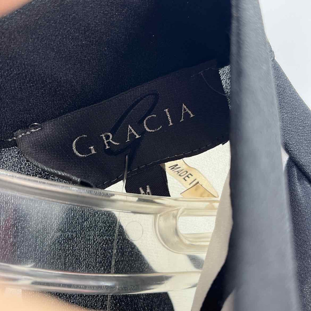 Size M GRACIA Black/White Shirt