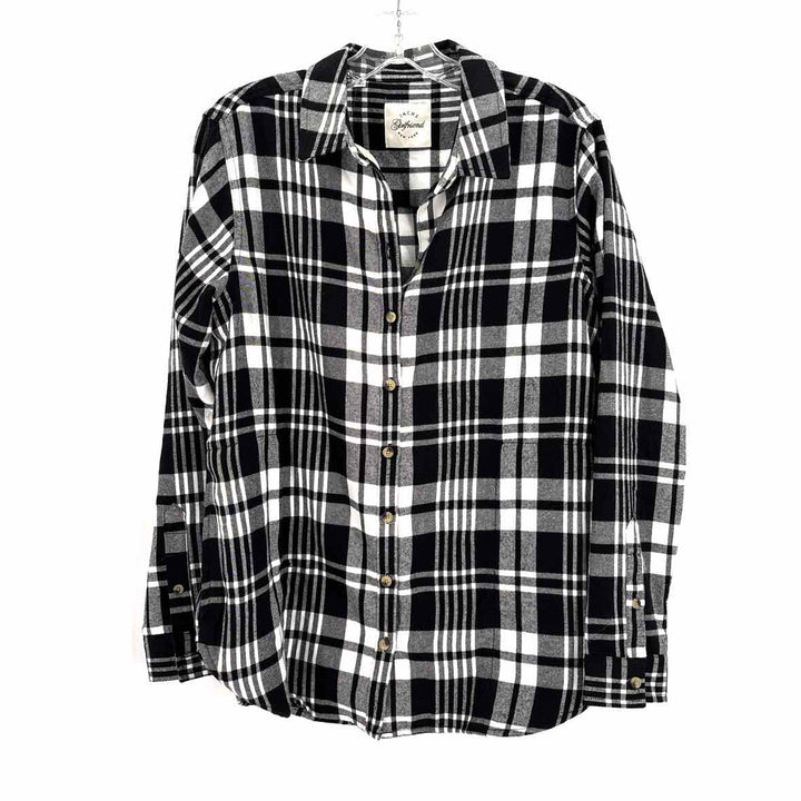 Size M Black/White Shirt