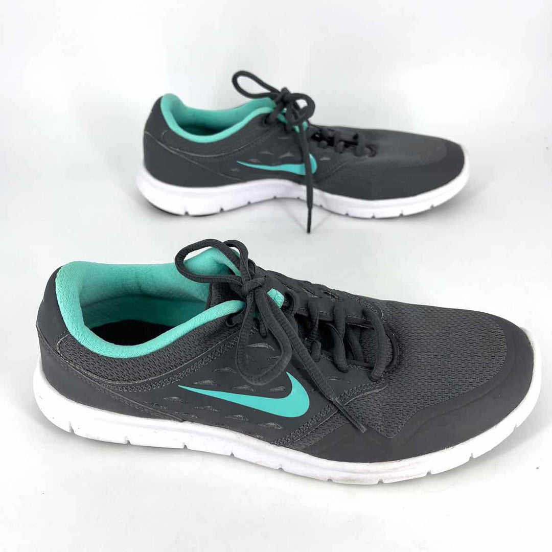 Shoe Size 8.5 Nike Gray Sneakers