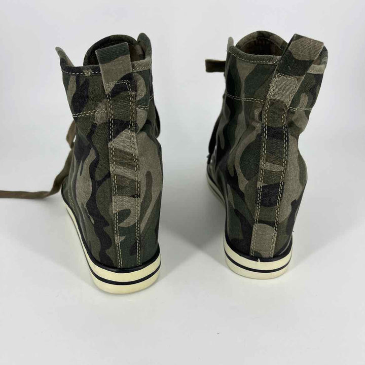 Shoe Size 9 GUESS Green Sneakers