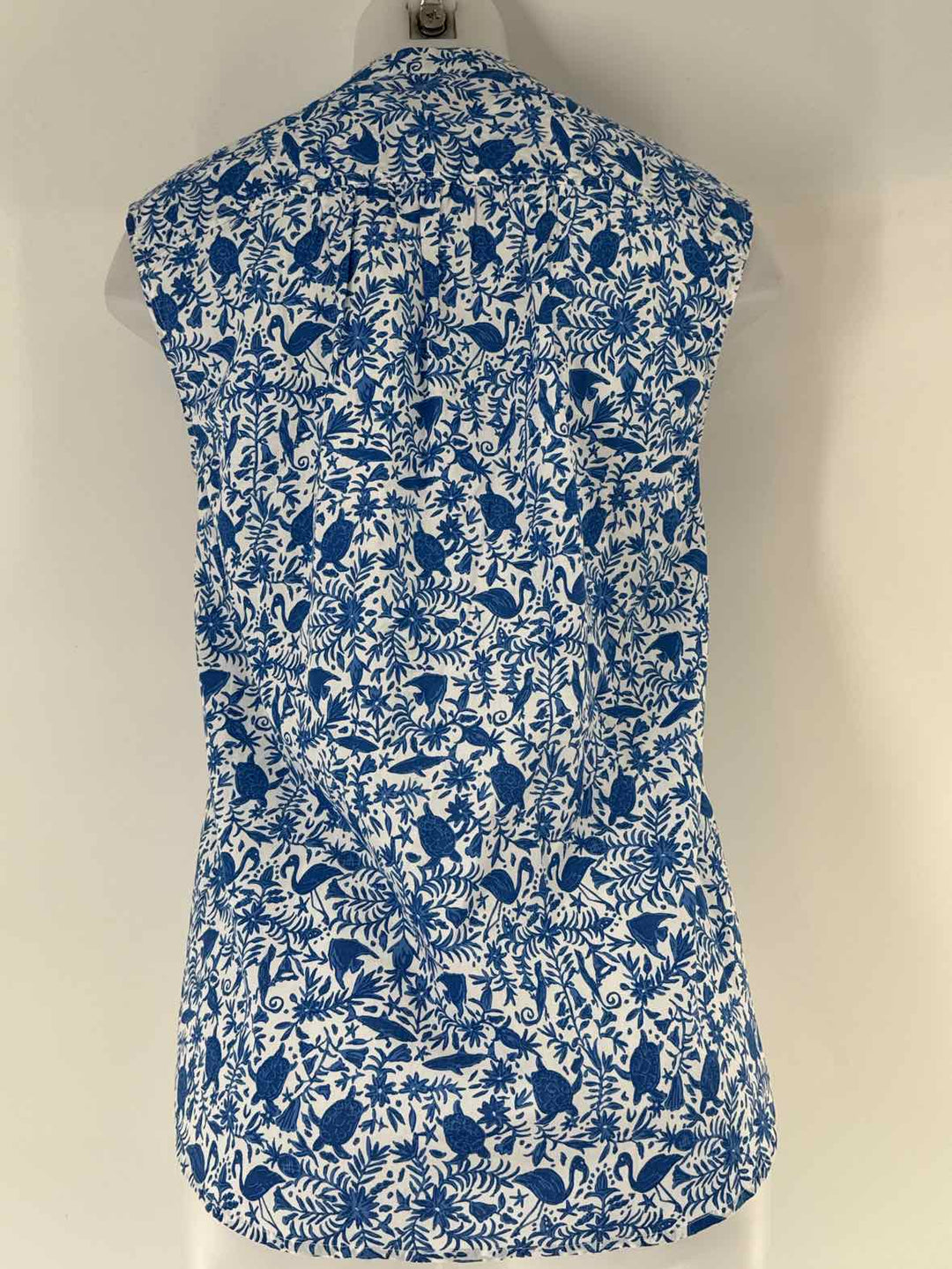 Size XS Vineyard Vines Blue Print Shirt