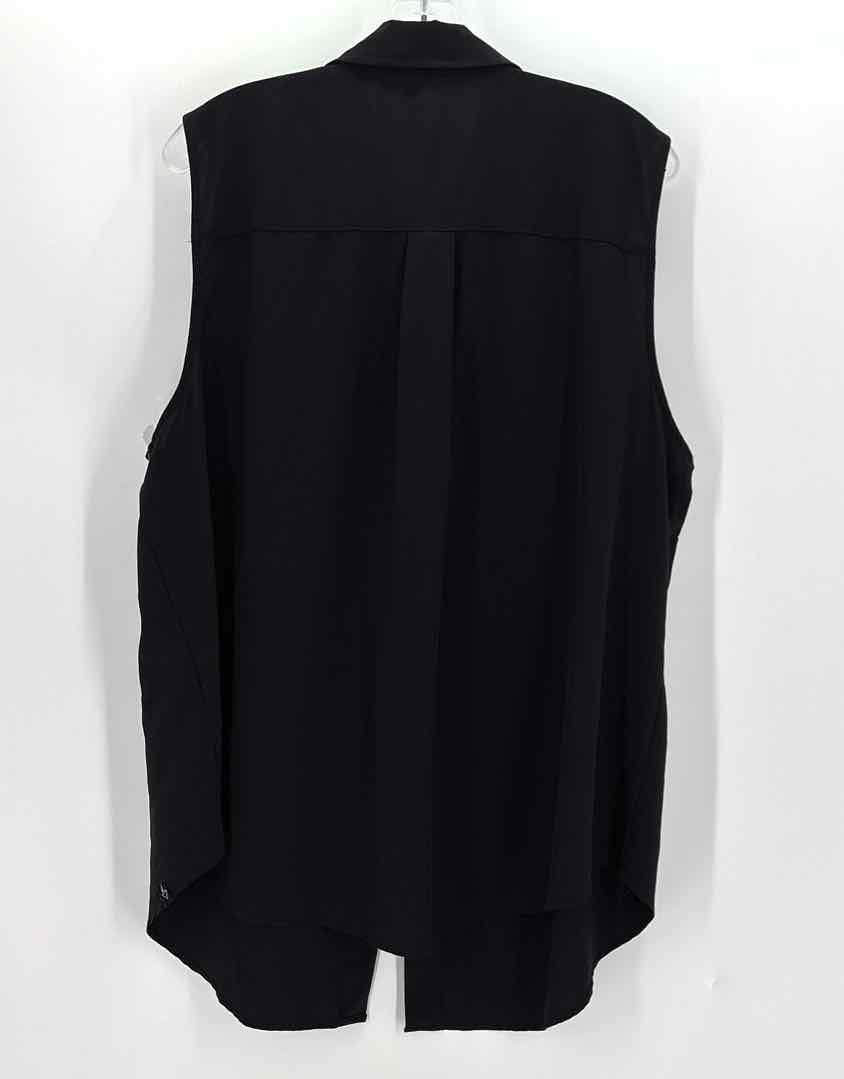 Size 14/16 Torrid Black Shirt