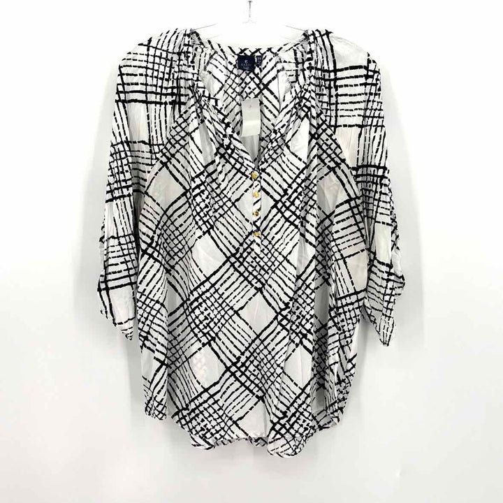 Size 2X KAARI Black/White Shirt