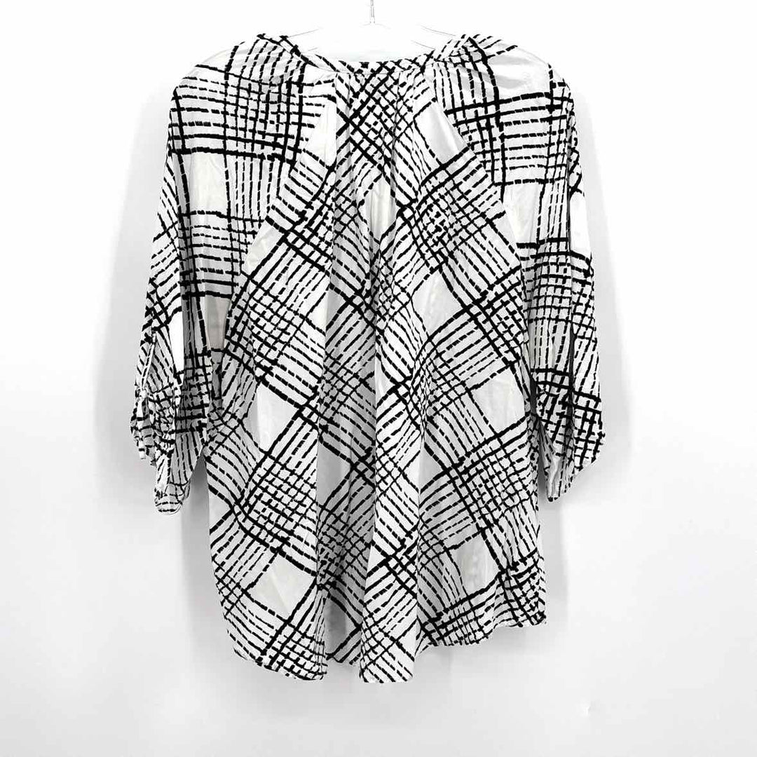 Size 2X KAARI Black/White Shirt
