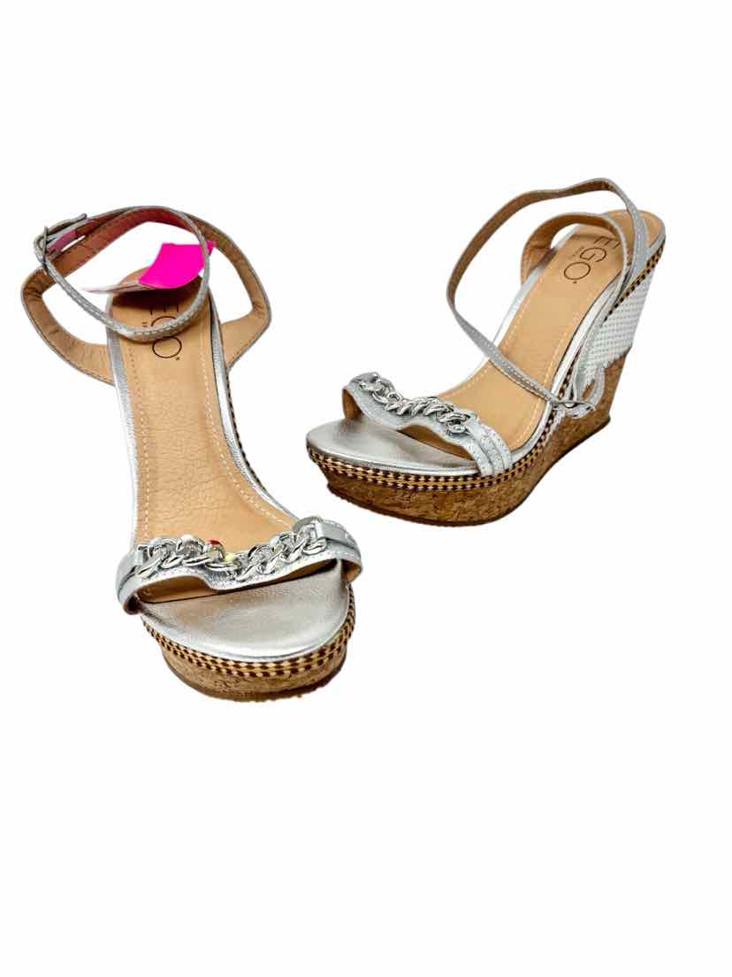 Shoe Size 7.5 Silver Leather Sandals