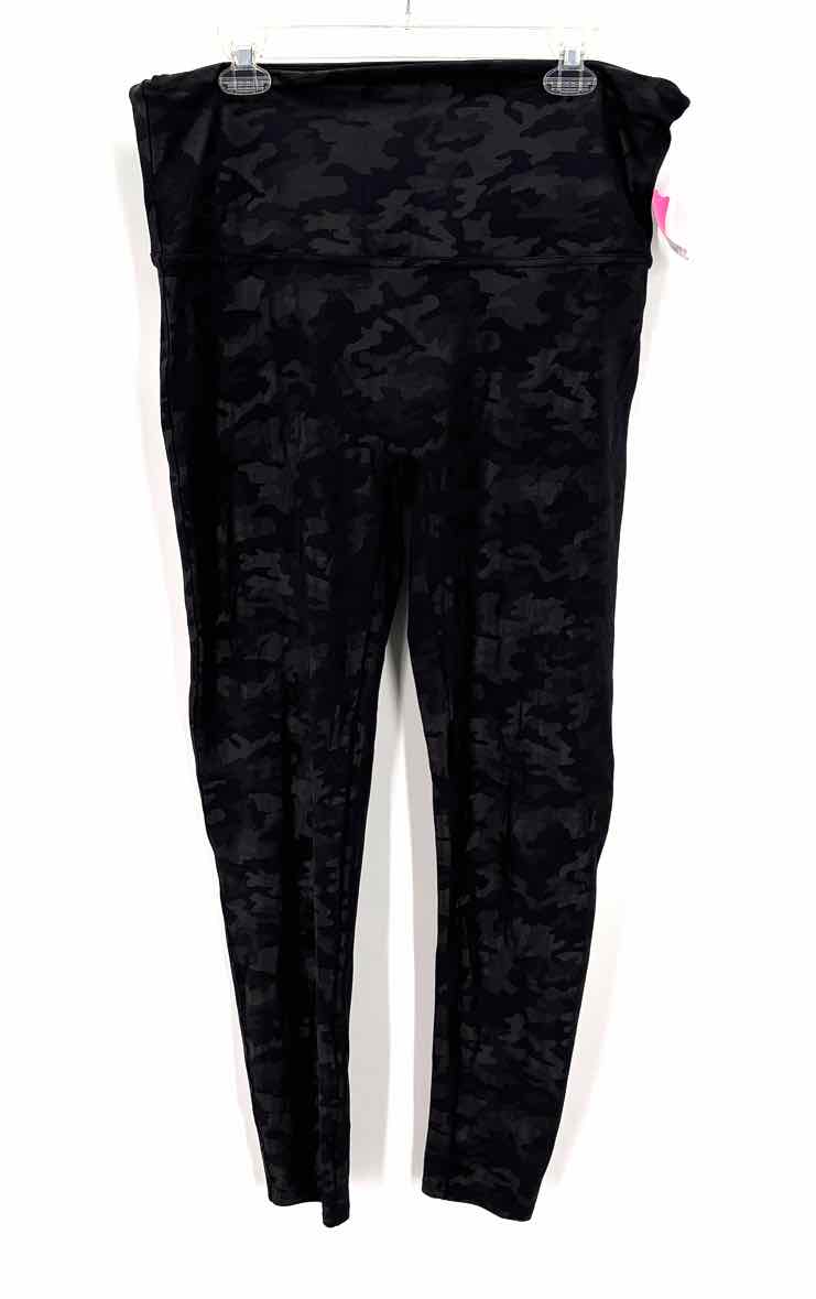 Size 3X SPANX Black Print Leggings