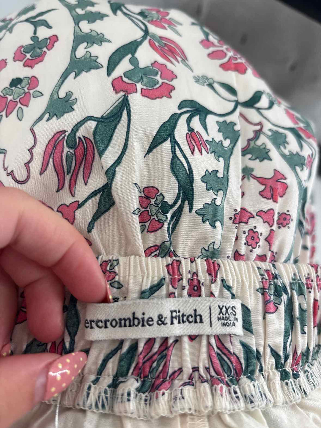 Size XXS Abercrombie Cream Skirt