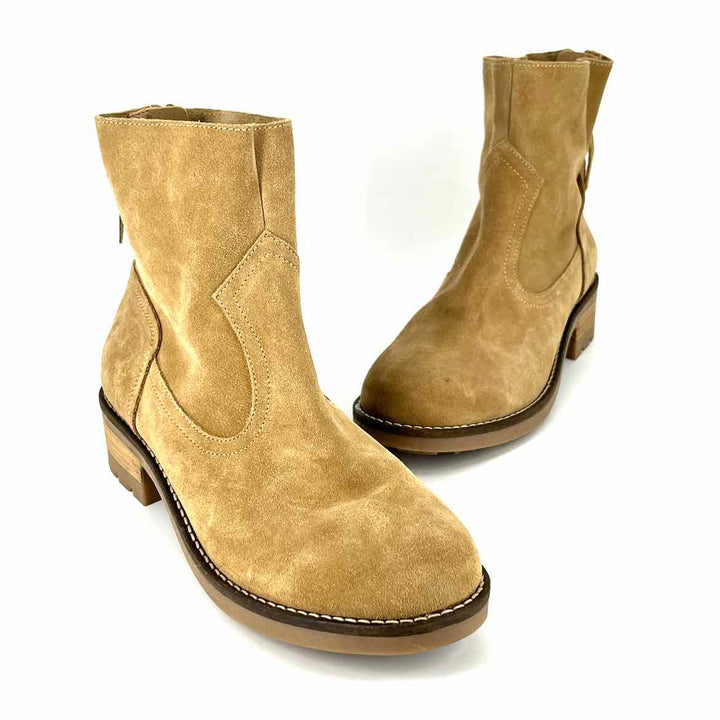 Shoe Size 9.5 Tan Suede Boots