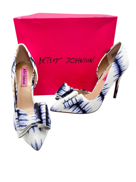 Shoe Size 7.5 BETSEY JOHNSON Blue Print Pumps
